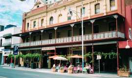 Plaza Hotel - Surfers Gold Coast 0