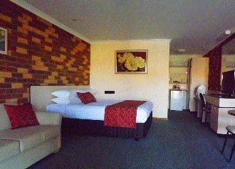 Highway Inn Motel - Surfers Gold Coast 2