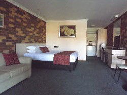 Highway Inn Motel - Surfers Gold Coast 4