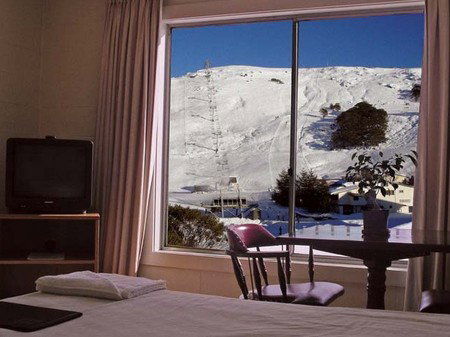 Falls Creek Hotel - Surfers Gold Coast 1