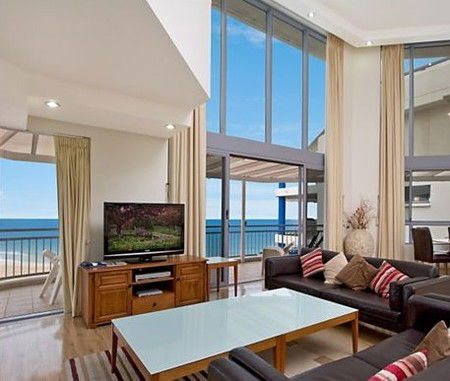 Oceanside Resort - Surfers Gold Coast 1