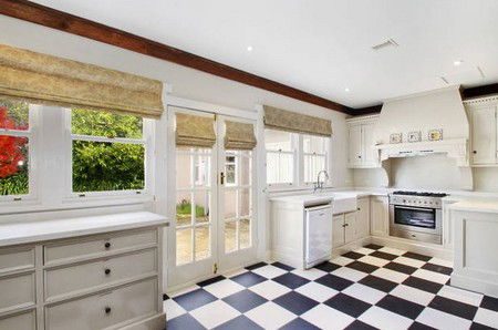 Robin Hill - Surfers Gold Coast 2