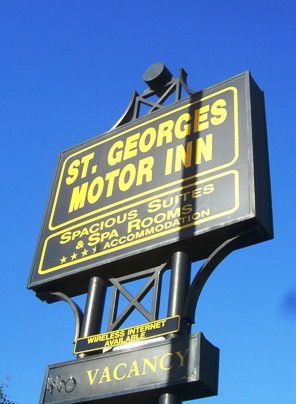 St Georges Motor Inn - Surfers Gold Coast 0