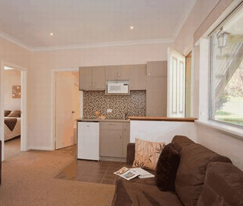 Adamsons Riverside Accommodation - Surfers Gold Coast 2