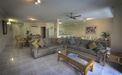 Costa Royale Beachfront Apartments - Surfers Gold Coast 1