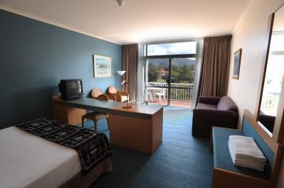 Absolute Beachfront Opal Cove Resort - Surfers Gold Coast 2