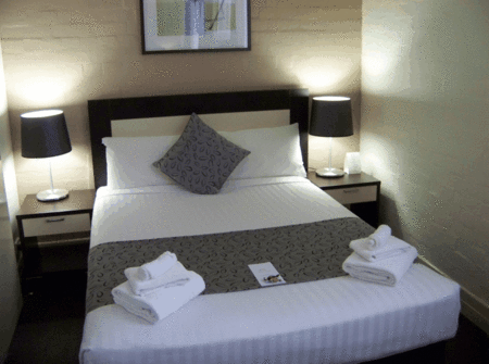 Aarons Hotel - Surfers Gold Coast 1