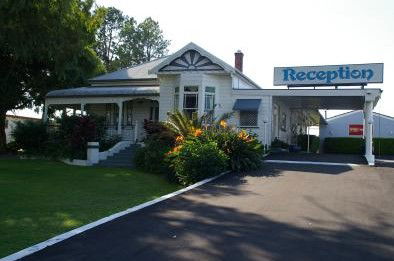 Colonial Court Motor Inn - Surfers Gold Coast 0