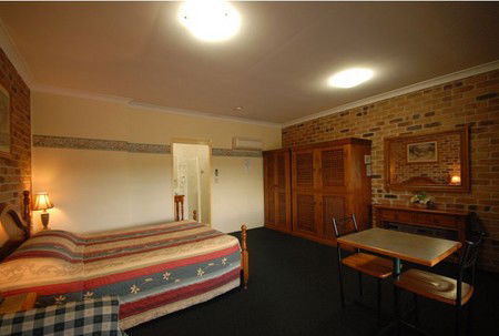 Country Gardens Motor Inn - Surfers Gold Coast 2