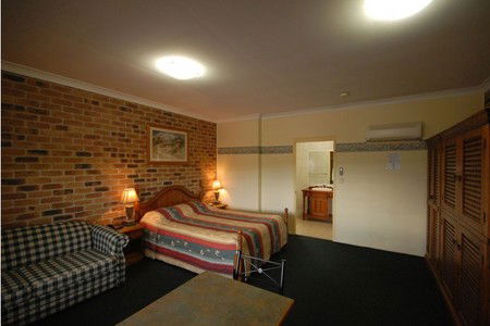 Country Gardens Motor Inn - Surfers Gold Coast 3