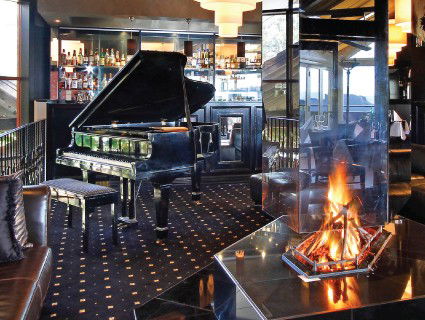 Echoes Hotel And Restaurant - Surfers Gold Coast 3