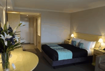 Dog Rock Motel - Surfers Gold Coast