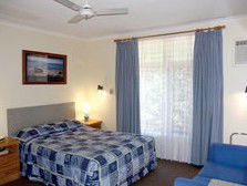 Flying Spur Motel - Surfers Gold Coast 1