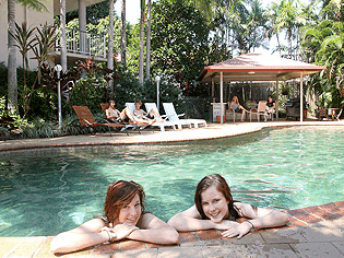 Cairns Reef Apartments And Motel - Surfers Gold Coast 1