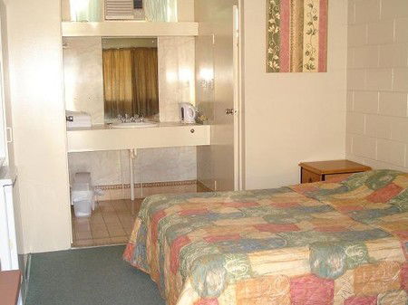 Hi Roller Motel - Surfers Gold Coast 1