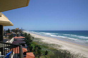 Spindrift On The Beach - Surfers Gold Coast 3