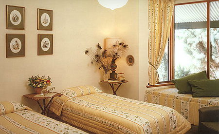 The Lodge Country House - Surfers Gold Coast 1