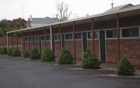 Le Cavalier Court Motel - Surfers Gold Coast 2