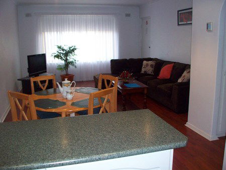 AA Madalena Court Holiday Apartments - Surfers Gold Coast 2