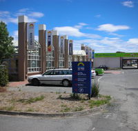 Waurn Ponds Hotel - Surfers Gold Coast