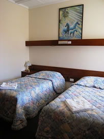 Golden Hills Motel - Surfers Gold Coast 2