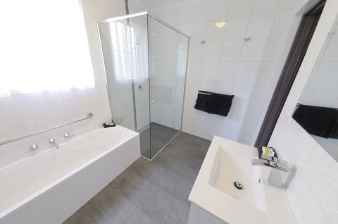 Greenvale Holiday Units - Surfers Gold Coast 3