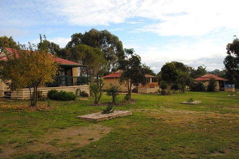 Lakes Entrance Country Cottages - Surfers Gold Coast 0