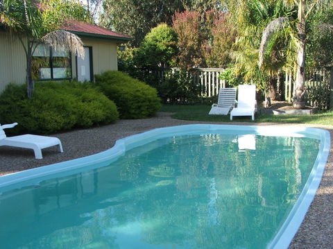 Lakes Entrance Country Cottages - Surfers Gold Coast 3