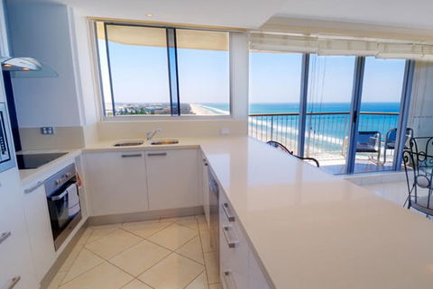 Golden Sands Holiday Apartments - Surfers Gold Coast 1
