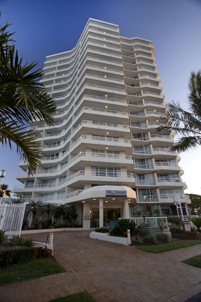 19th Avenue On The Beach - Surfers Gold Coast 7