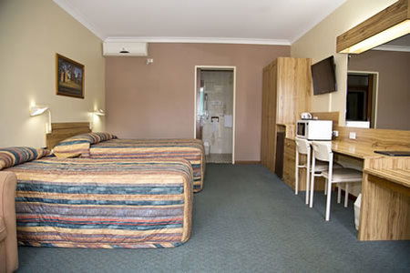 Cumberland Motor Inn - Surfers Gold Coast 5