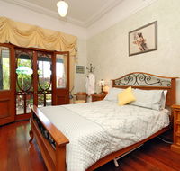 Above Bored Bed and Breakfast - Surfers Gold Coast