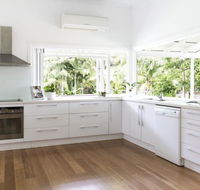 2 Beach House - Surfers Gold Coast