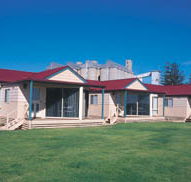 The Mac's Beachfront Villas - Surfers Gold Coast