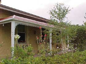 Treasured Memories Cottage Accommodation - Surfers Gold Coast 0
