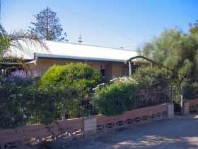 Smoky Bay Seaside Cottage - Surfers Gold Coast 0