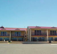 Tumby Bay Hotel Seafront Apartments - Surfers Gold Coast