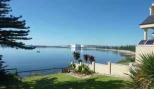Bay 10 Accommodation - Surfers Gold Coast 1