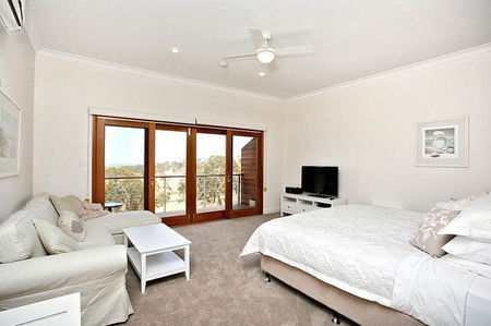 Seascape Retreat - Surfers Gold Coast 1