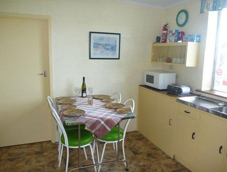 Oaklands Fishing Cottage - Surfers Gold Coast 3