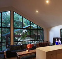 Armada Beach House - Surfers Gold Coast