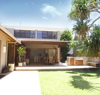 Barefoot On Tallow's - Surfers Gold Coast