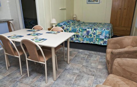 Modra's Apartments Tumby Bay - Surfers Gold Coast 3