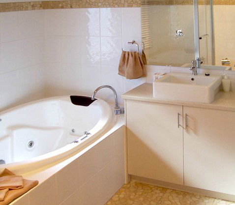 McLaren Ridge 3 - McLaren Ridge Log Cabins - Surfers Gold Coast 1