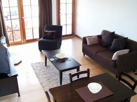 McLaren Ridge 3 - McLaren Ridge Log Cabins - Surfers Gold Coast 5