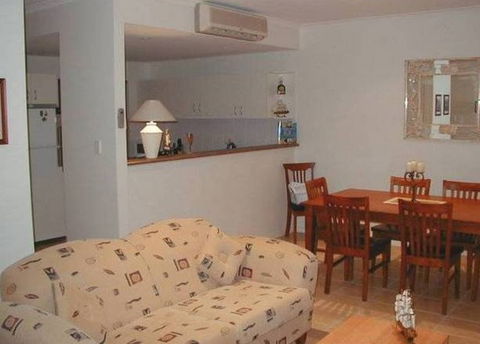 Villa Hindmarsh - Surfers Gold Coast 2