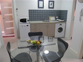 Adelaide's Norwood Apartment - Surfers Gold Coast 2