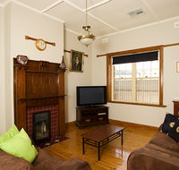 Semaphore Beach House - Surfers Gold Coast