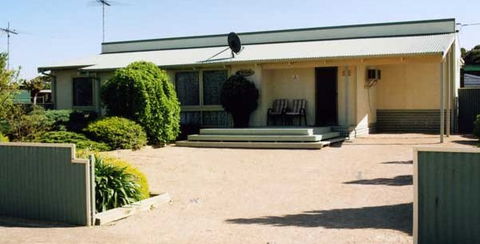 Port Wakefield Motel - Surfers Gold Coast 0