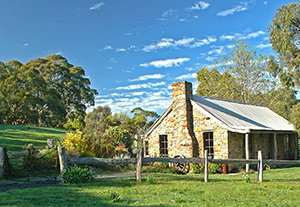 Adelaide Hills Country Cottages - Gum Tree Cottage - Surfers Gold Coast 0